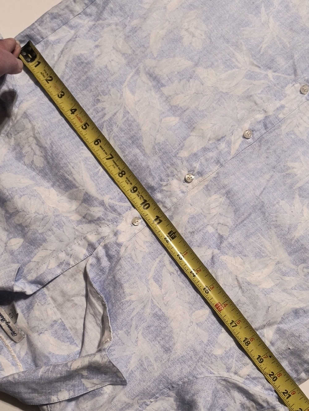 Tommy Bahama Light Blue and White Floral Button-Down Shirt W-S/P, 100℅ Linen - Picture 9 of 11